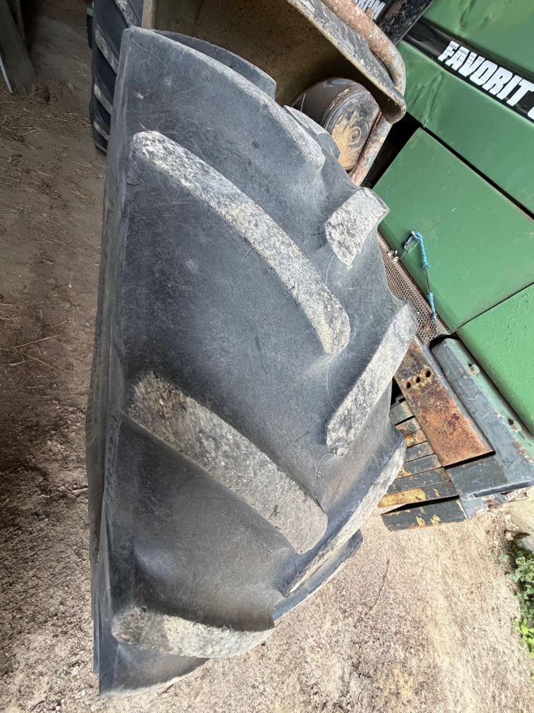 Tracteur FENDT FAVORIT 612 LSA - photo slide 11