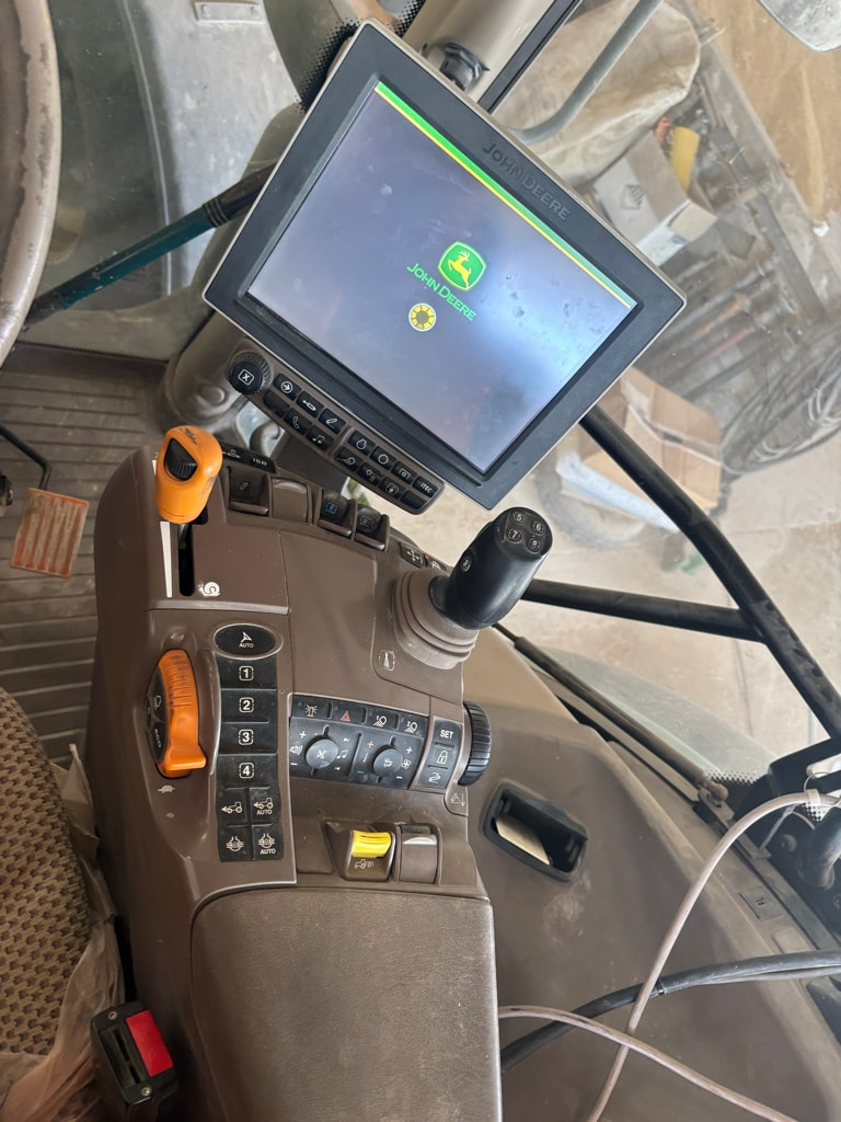 Tracteur JOHN DEERE 6145R - photo slide 13
