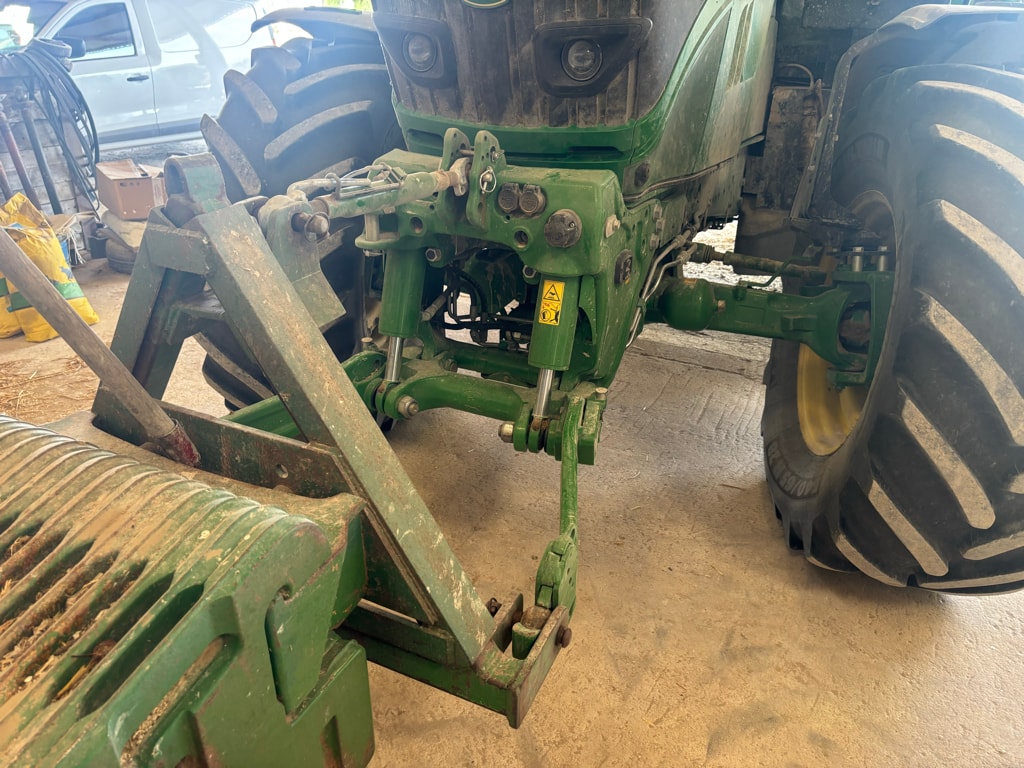 Tracteur JOHN DEERE 6145R - photo slide 10