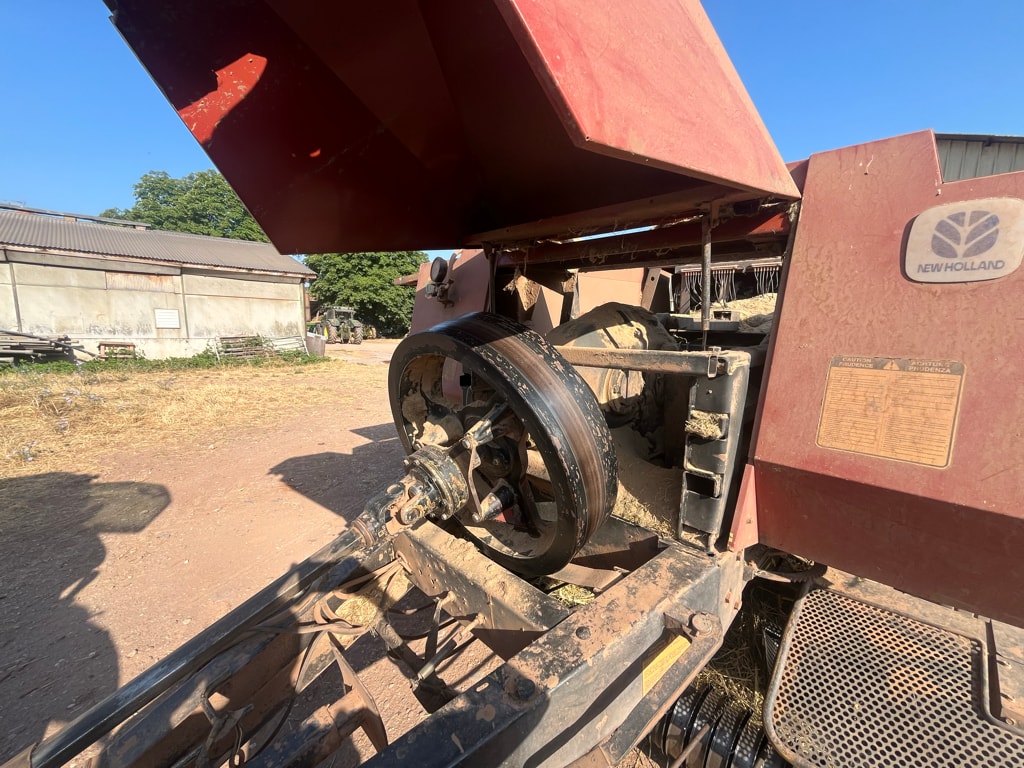 Presse haute densite HESSTON 4820s - photo slide 6