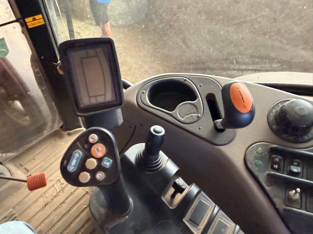 Tracteur CASE IH MXU 115 PRO - photo slide 7