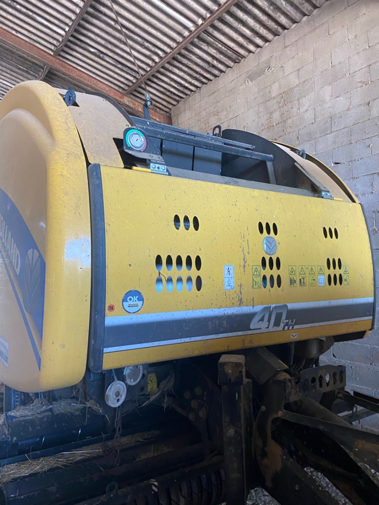 Presse balles rondes NEW HOLLAND Roll Belt 180 - photo slide 3