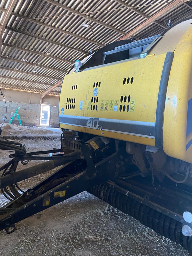 Presse balles rondes NEW HOLLAND Roll Belt 180 - photo slide 7