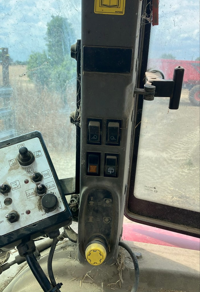 Tracteur chargeur CASE IH JXU 95 - photo slide 12