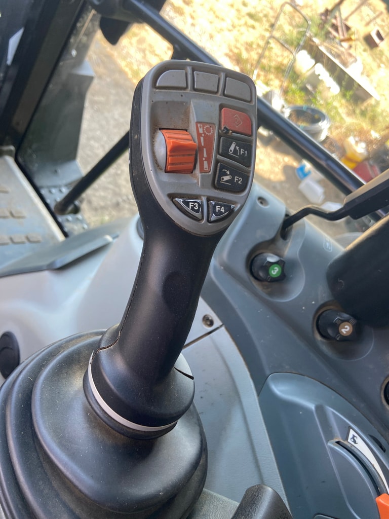 Tracteur chargeur CLAAS ARION 420 - photo slide 7