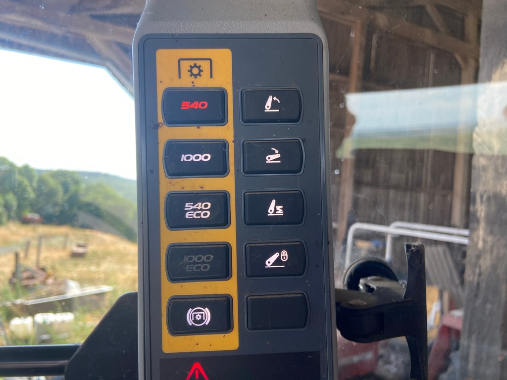 Tracteur chargeur CLAAS ARION 420 - photo slide 10