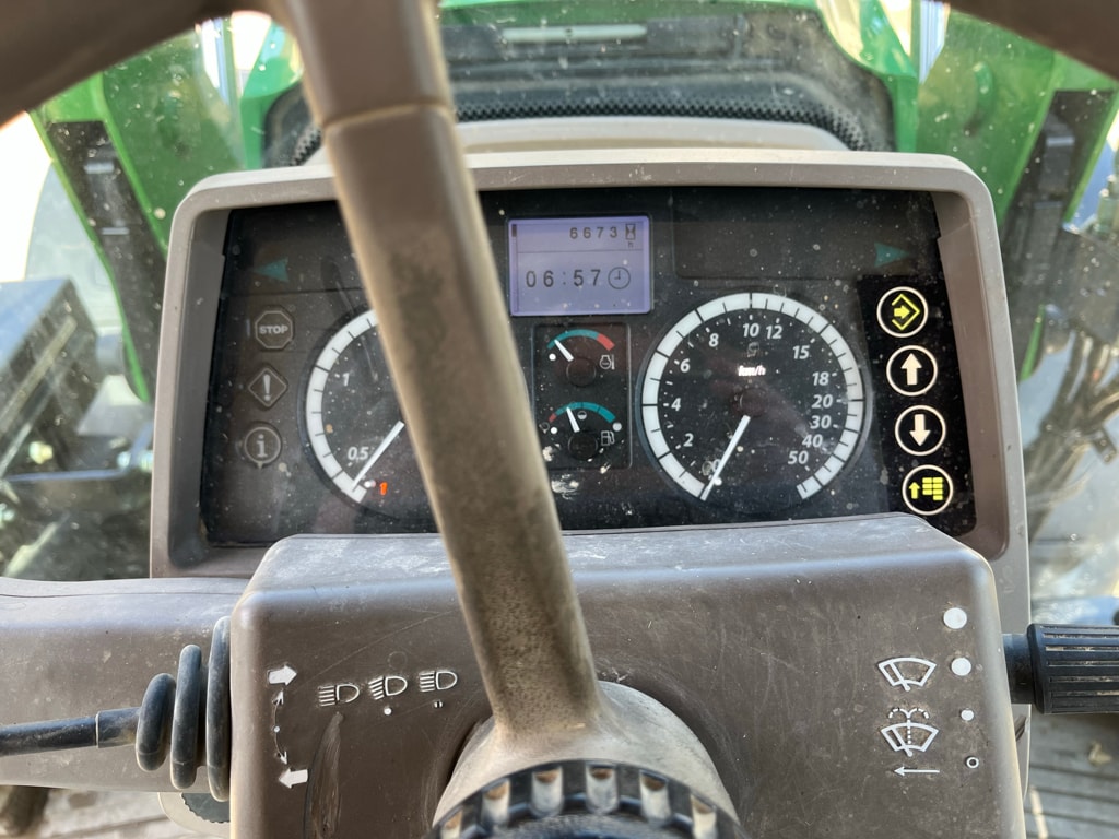 Tracteur chargeur JOHN DEERE 6150M - photo slide 11
