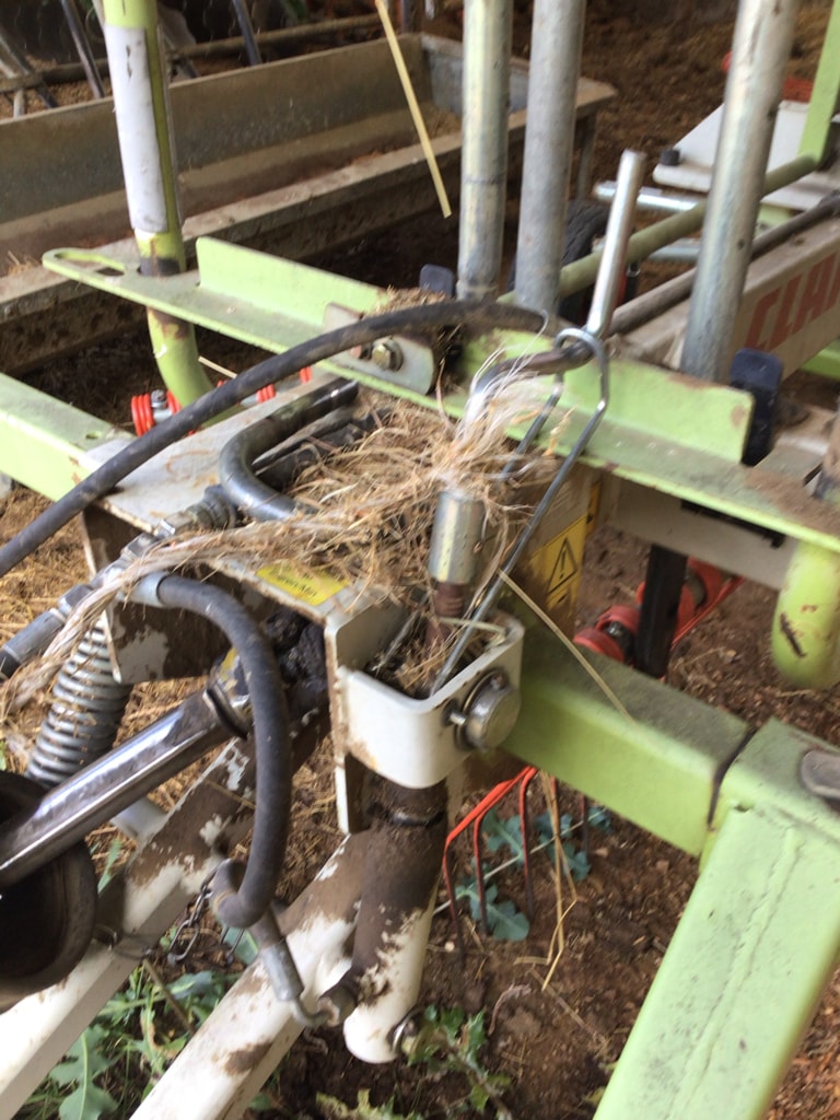 Andaineur CLAAS Liner 470 T - photo slide 10
