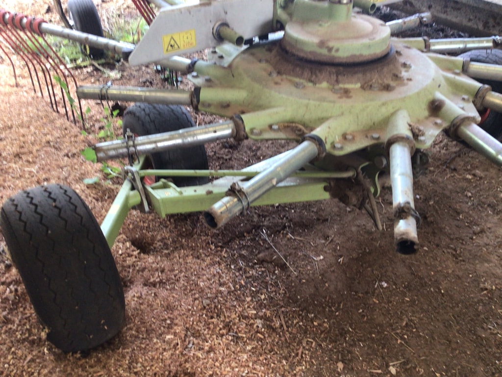 Andaineur CLAAS Liner 470 T - photo slide 13