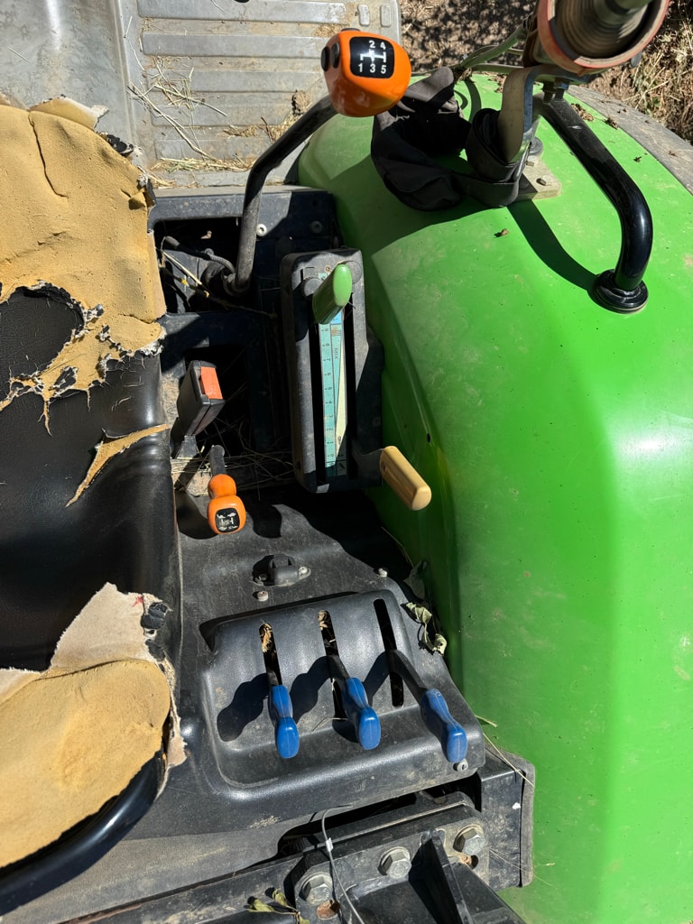 Tracteur chargeur DEUTZ FAHR 5105g B - photo slide 19