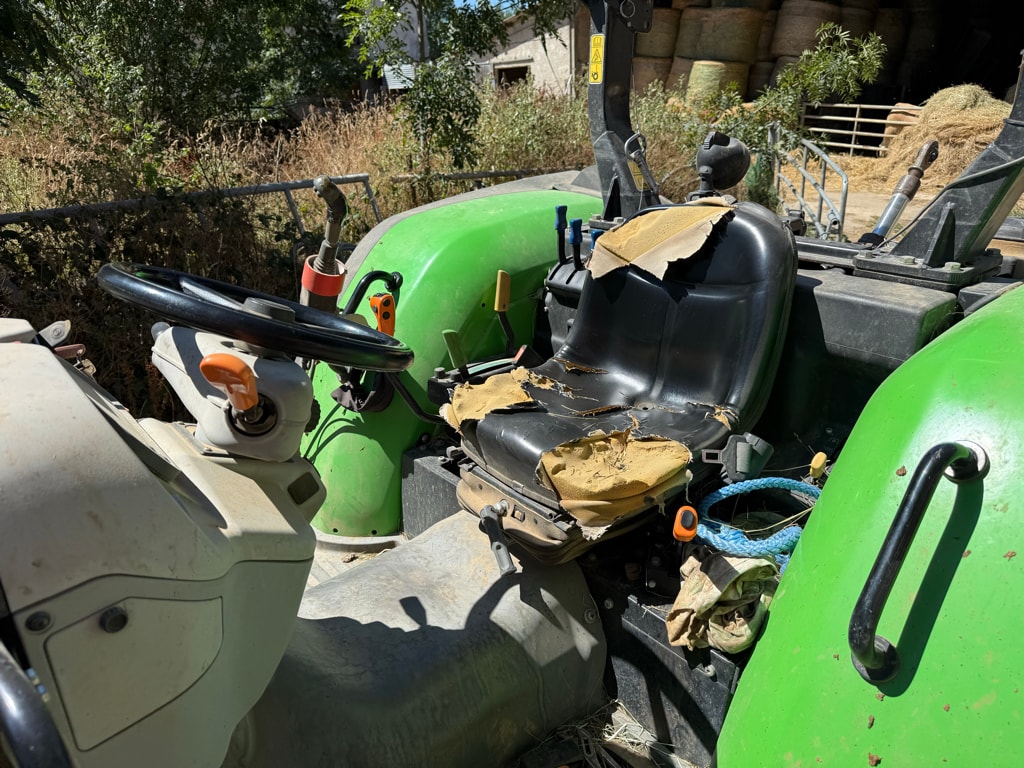 Tracteur chargeur DEUTZ FAHR 5105g B - photo slide 17