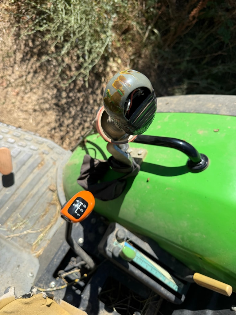 Tracteur chargeur DEUTZ FAHR 5105g B - photo slide 18