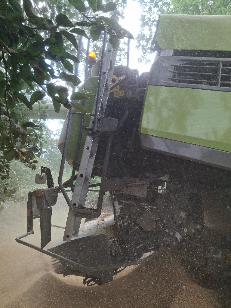 Moissonneuse CLAAS Lexion 7500 TT - photo slide 10