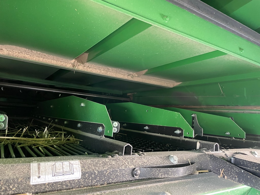 Moissonneuse JOHN DEERE T560 - photo slide 22