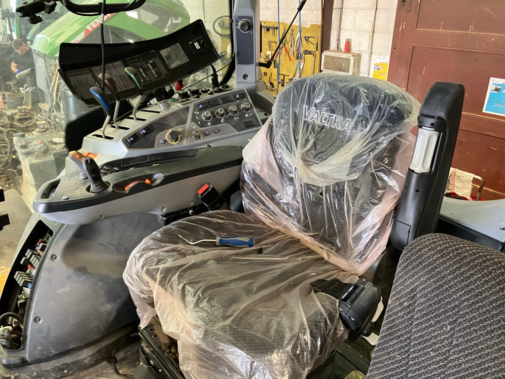 Tracteur VALTRA N135 ACTIVE - photo slide 17