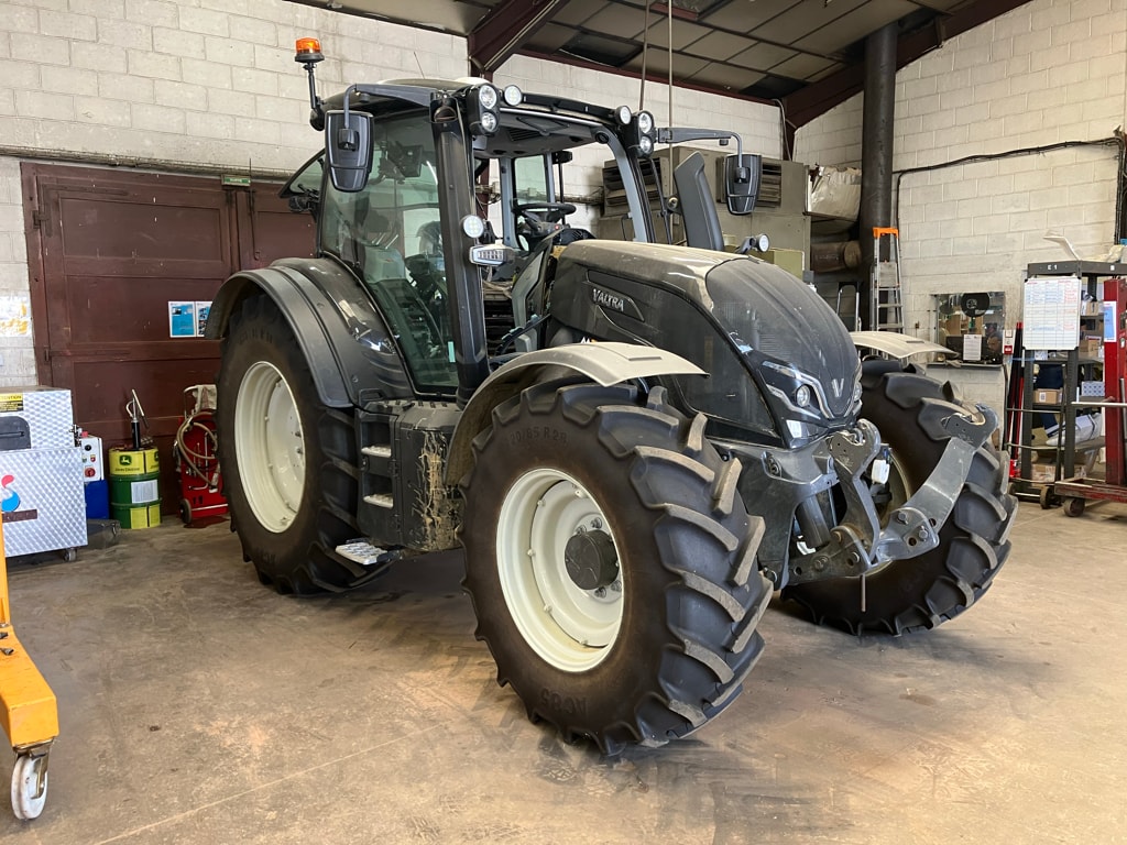 Tracteur VALTRA N135 ACTIVE - photo slide 2