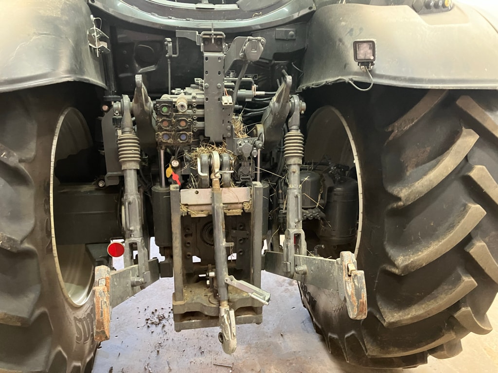 Tracteur VALTRA N135 ACTIVE - photo slide 15
