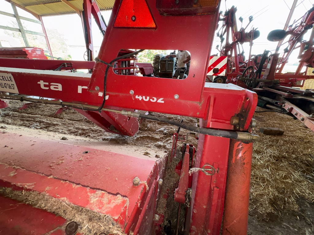 Faucheuse conditionneuse TAARUP 4032 - photo slide 9