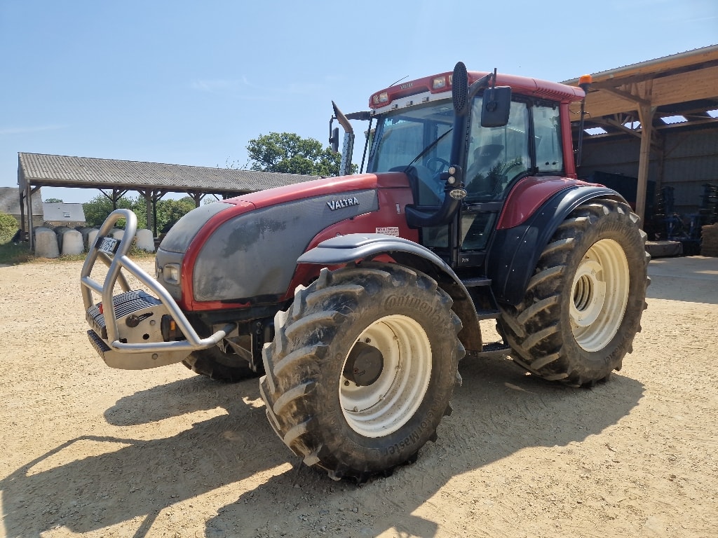 Tracteur VALTRA T170 - photo slide 2