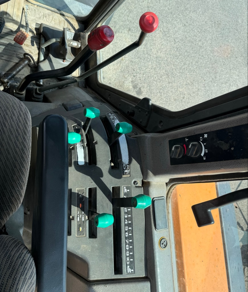 Tracteur RENAULT Temis 550X - photo slide 8