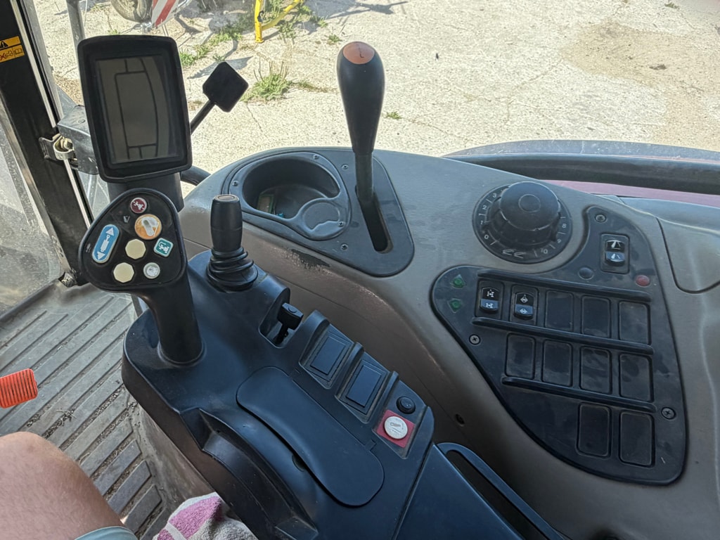 Tracteur CASE IH MXU 100 - photo slide 9