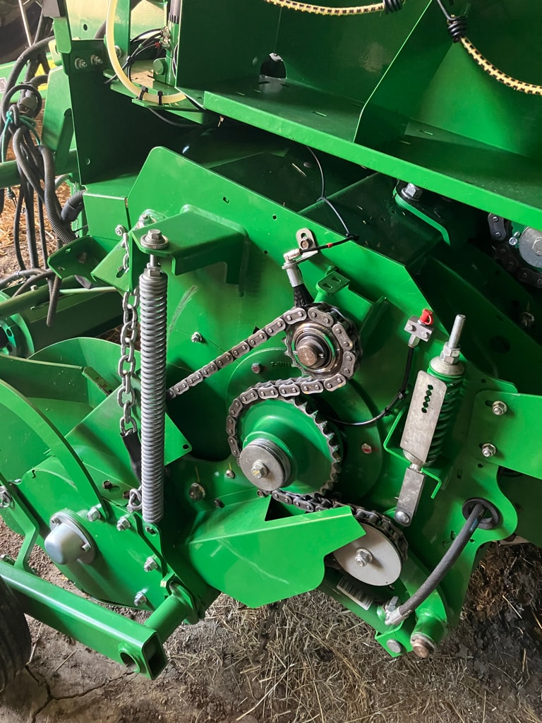 Presse balles rondes JOHN DEERE V461m - photo slide 10