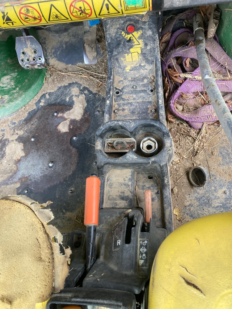 Quad - SSV JOHN DEERE Gator 4x2 - photo slide 7