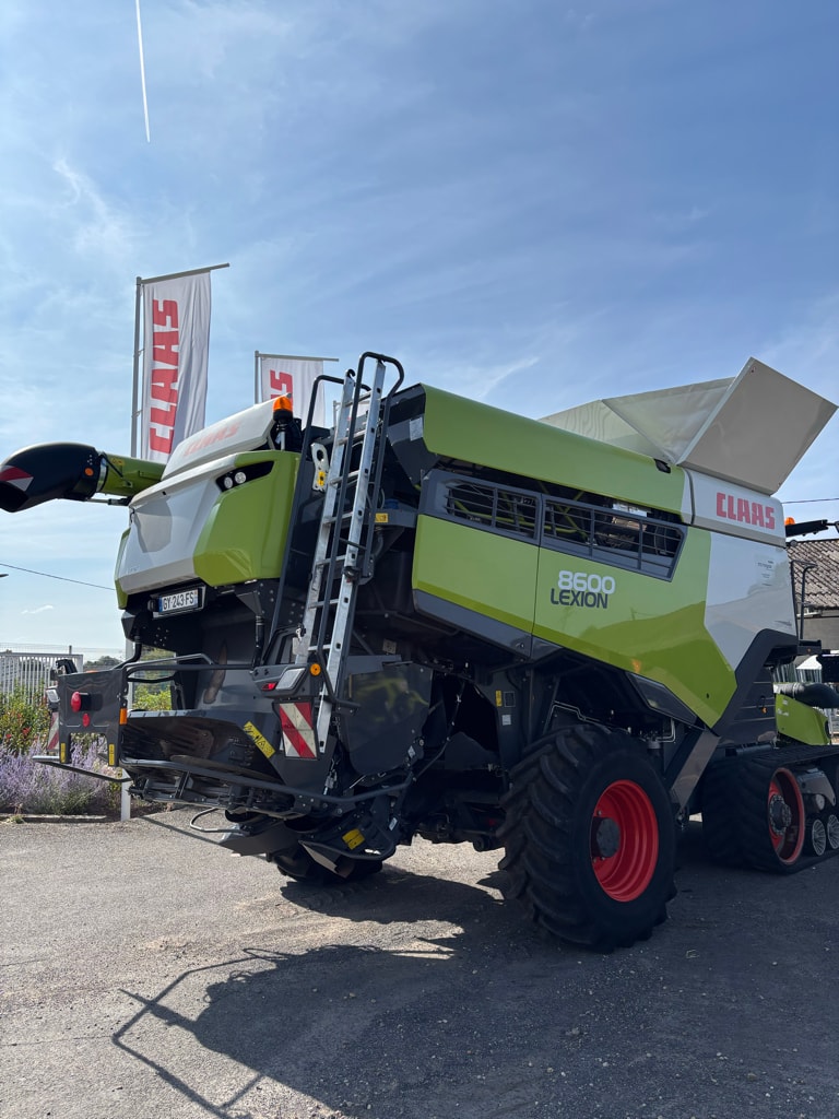 Moissonneuse CLAAS Lexion 8600 TT cemos 4x4 - photo slide 11