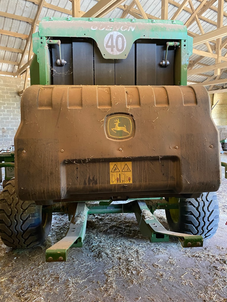 Presse balles rondes JOHN DEERE V461M - photo slide 6