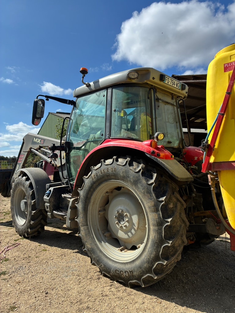 Tracteur MASSEY FERGUSON 5711S DYNA-6 EFFICIENT - photo slide 4