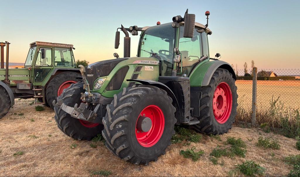 Tracteur FENDT 724 VARIO PROFI + - photo slide 2