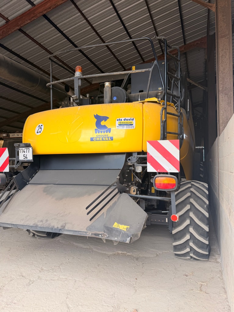 Moissonneuse NEW HOLLAND CR 9080 - photo slide 4