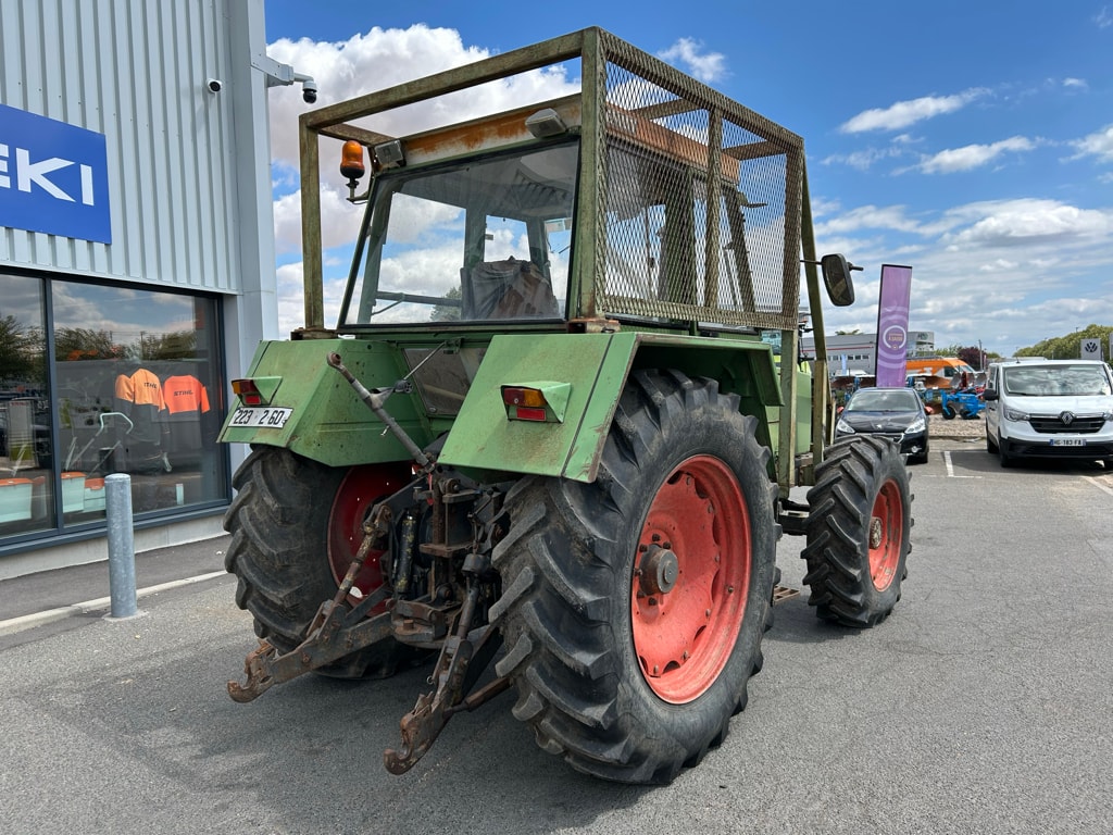 Tracteur FENDT FAVORIT 612 LS - photo slide 7