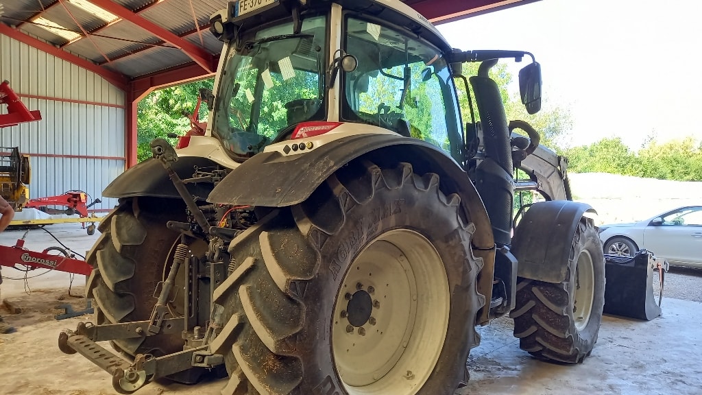 Tracteur VALTRA N154 - photo slide 3