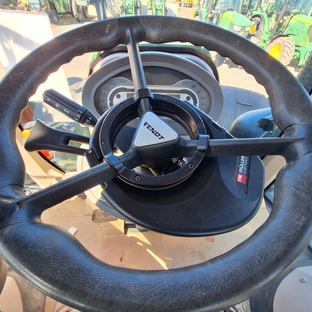 Tracteur FENDT 824 VARIO PROFI - photo slide 22