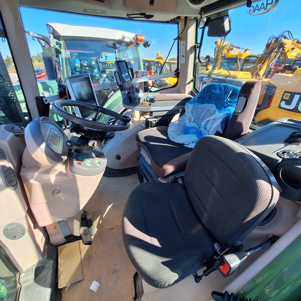 Tracteur FENDT 824 VARIO PROFI - photo slide 18