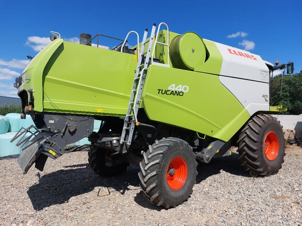 Moissonneuse CLAAS TUCANO 440 - photo slide 4