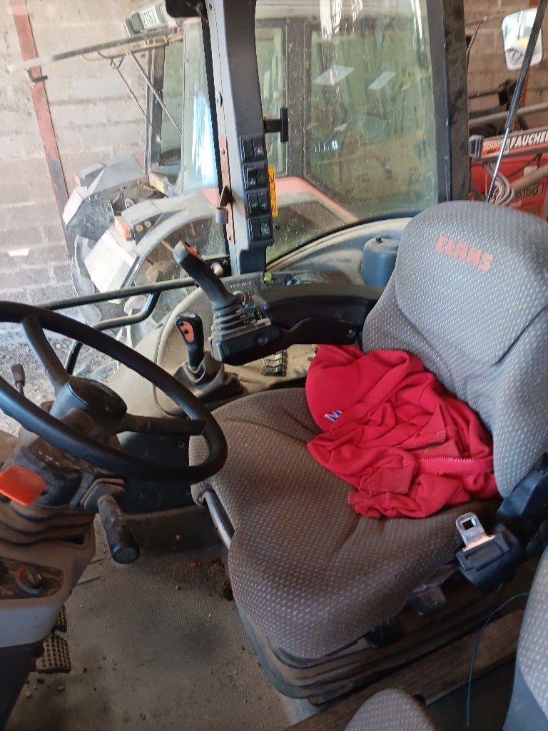 Tracteur CLAAS ARION 410 - photo slide 12