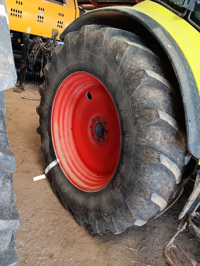 Tracteur CLAAS ARION 410 - photo slide 6