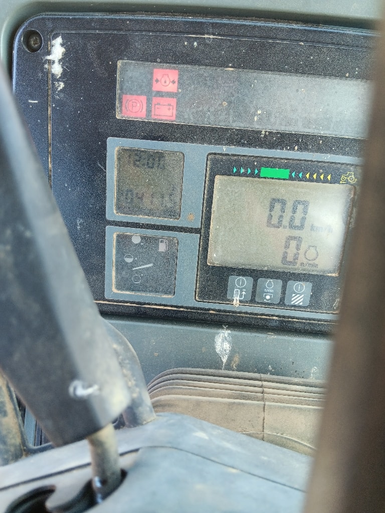 Tracteur MC CORMICK MTX 140 - photo slide 13