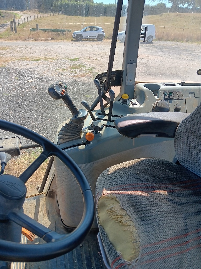 Tracteur MC CORMICK MTX 140 - photo slide 15