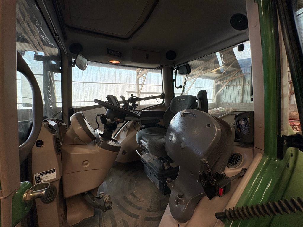 Tracteur FENDT 828 SCR PROFI - photo slide 12