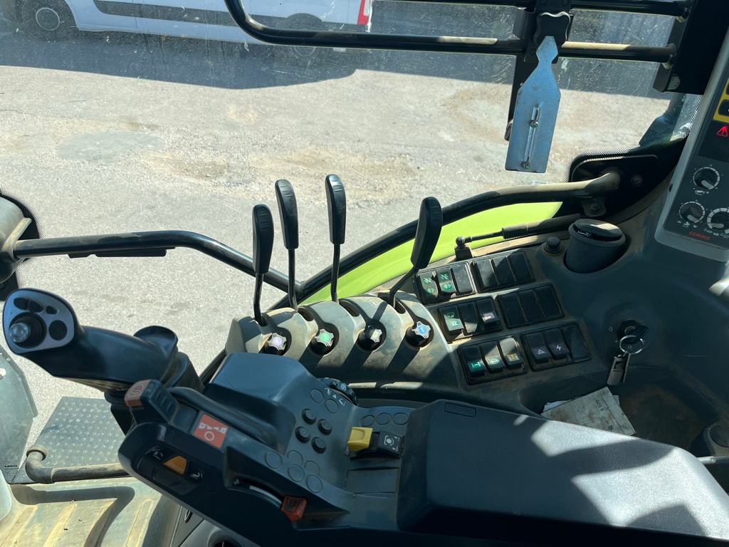 Tracteur CLAAS ARION 530 - photo slide 7