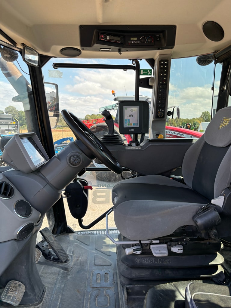 Tracteur JCB FASTRAC 4220 - photo slide 5