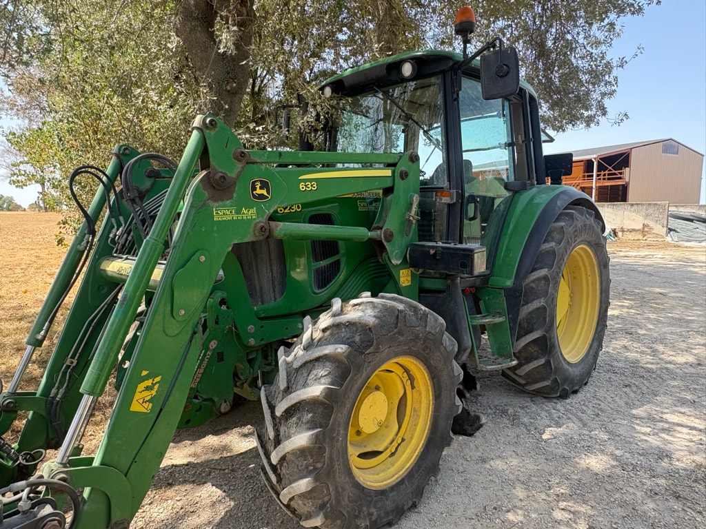 Tracteur chargeur JOHN DEERE 6230 STD - photo slide 1