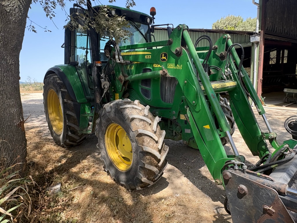 Tracteur chargeur JOHN DEERE 6230 STD - photo slide 2