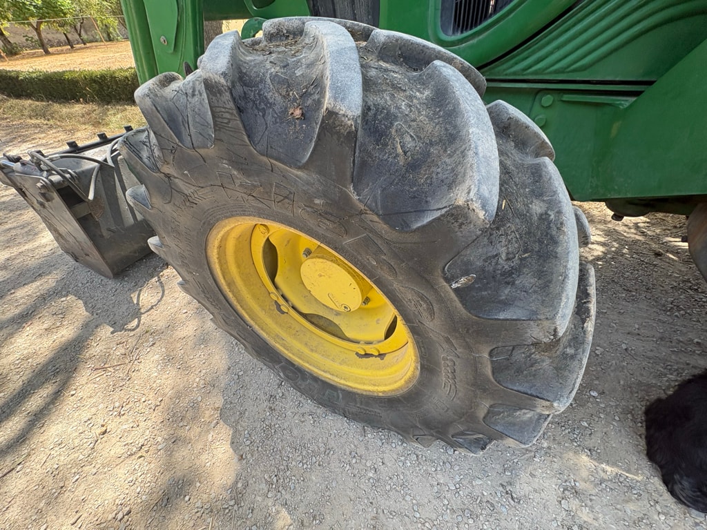 Tracteur chargeur JOHN DEERE 6230 STD - photo slide 11