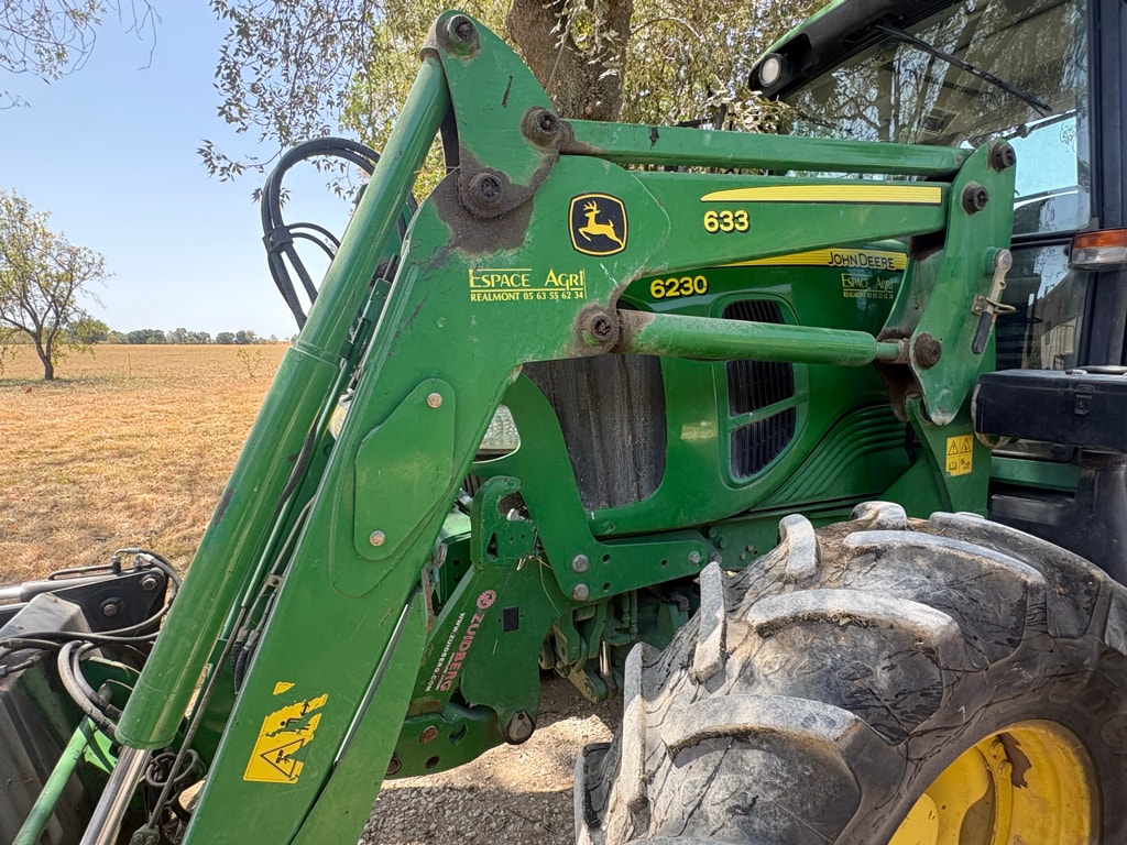 Tracteur chargeur JOHN DEERE 6230 STD - photo slide 17