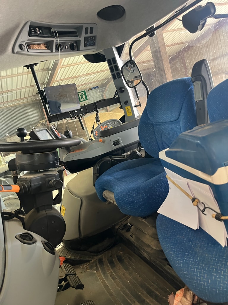 Tracteur NEW HOLLAND T 7.235 AC - photo slide 5