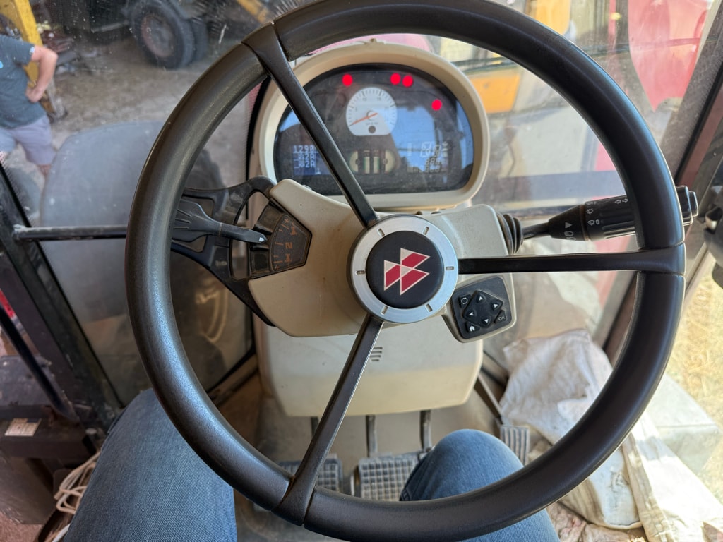 Tracteur MASSEY FERGUSON 7614 DYNA-4 ESSENTIAL - photo slide 12